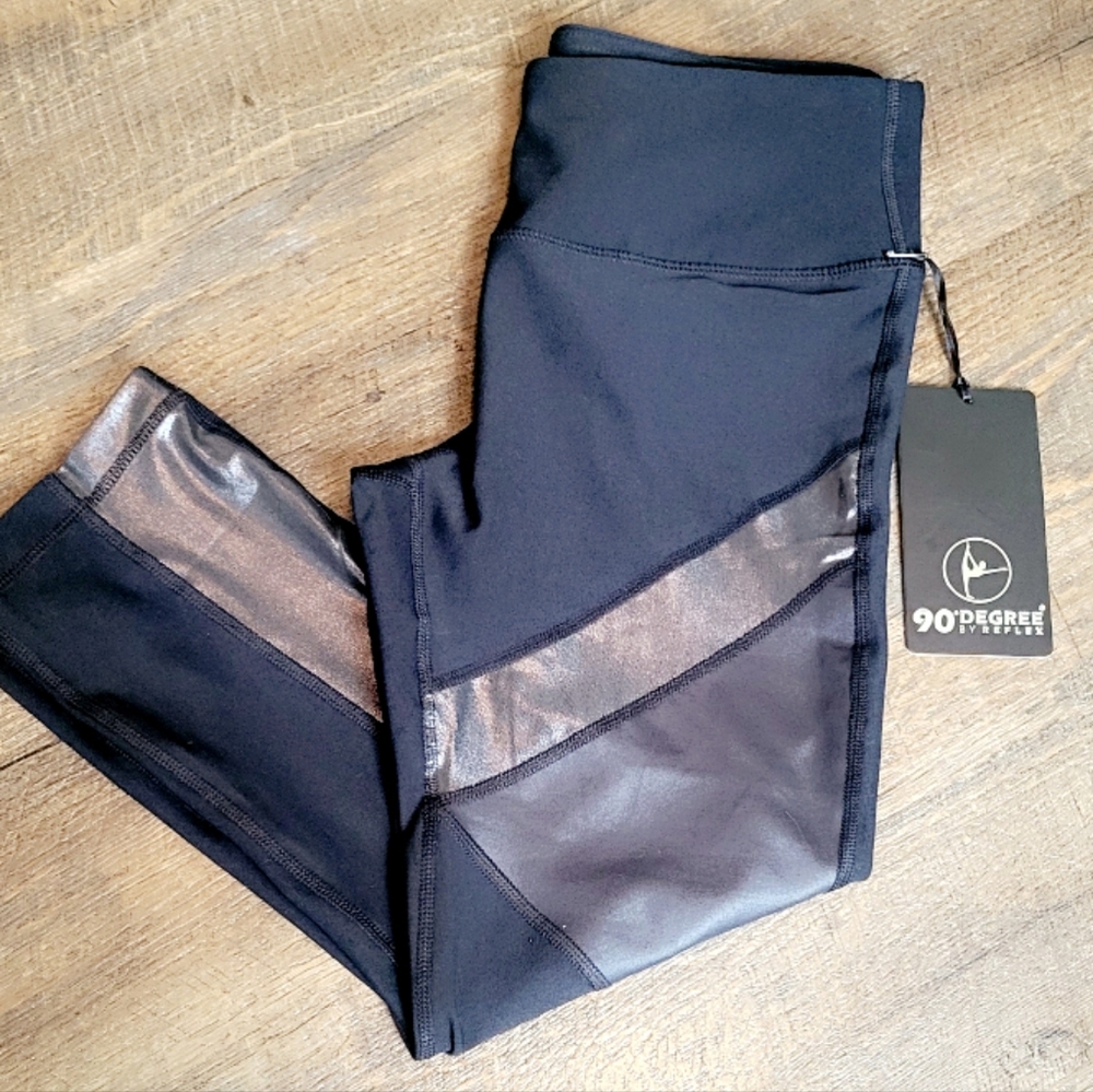 Athletic Leggings size Medium NWT!